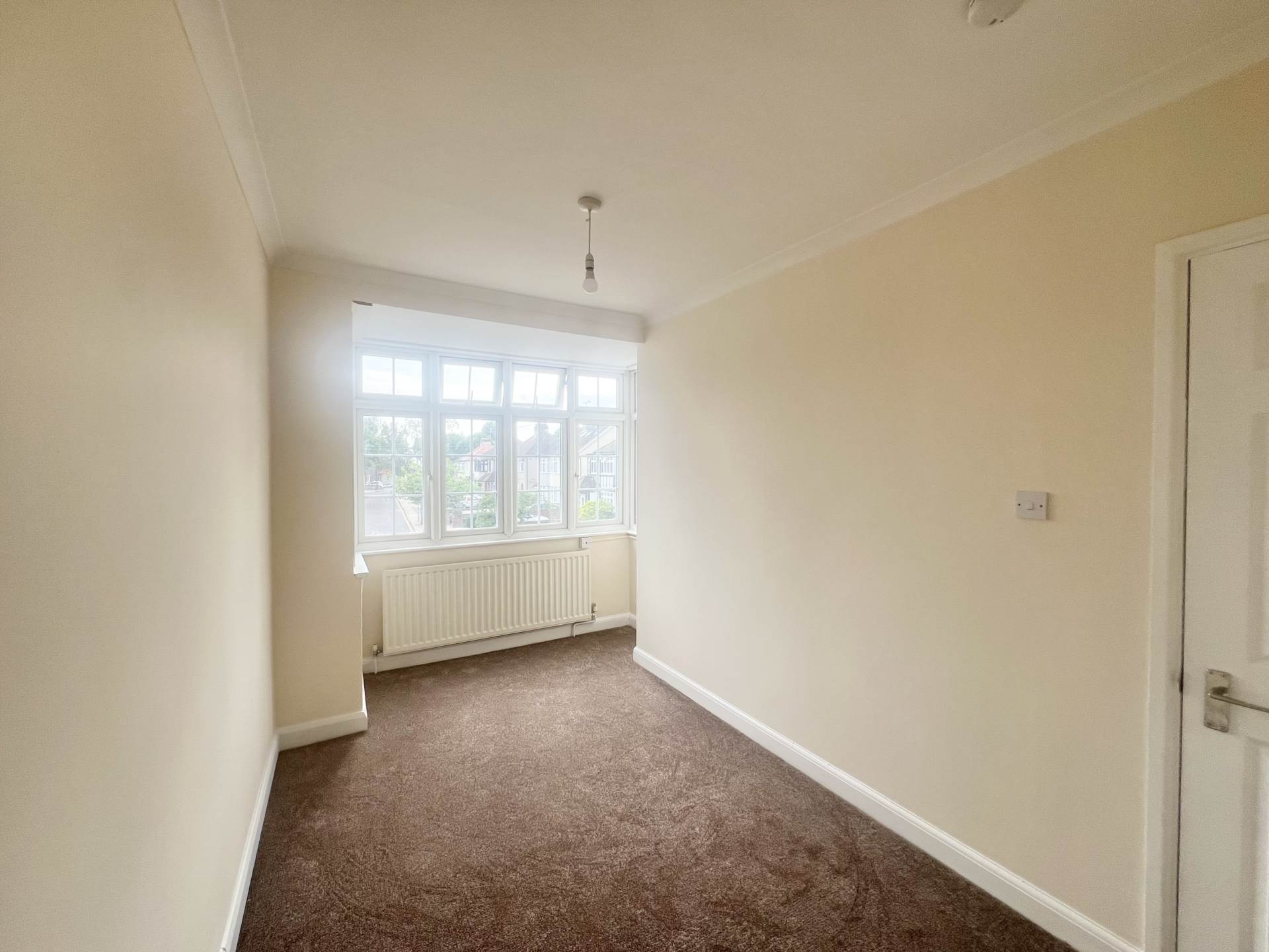 Additional Property Image 5 bedroom Semi Detached to rent in Romford 11