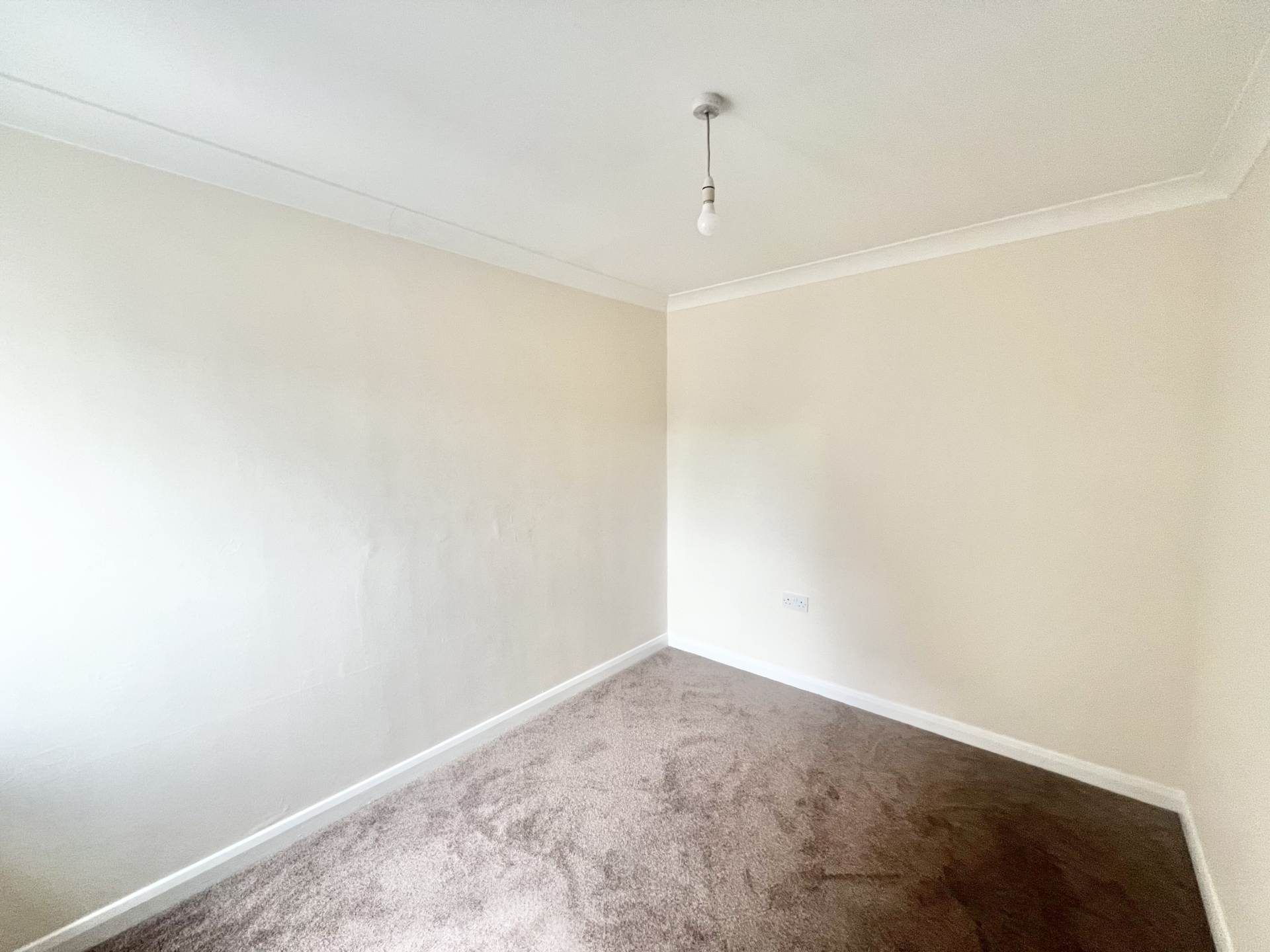 Additional Property Image 5 bedroom Semi Detached to rent in Romford 12