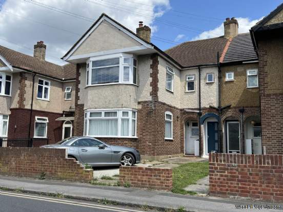 3 bedroom Maisonette for sale in Romford