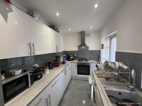 Additional Property Image 3 bedroom Maisonette for sale in Romford 7