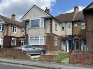 3 bedroom Maisonette for sale in Romford