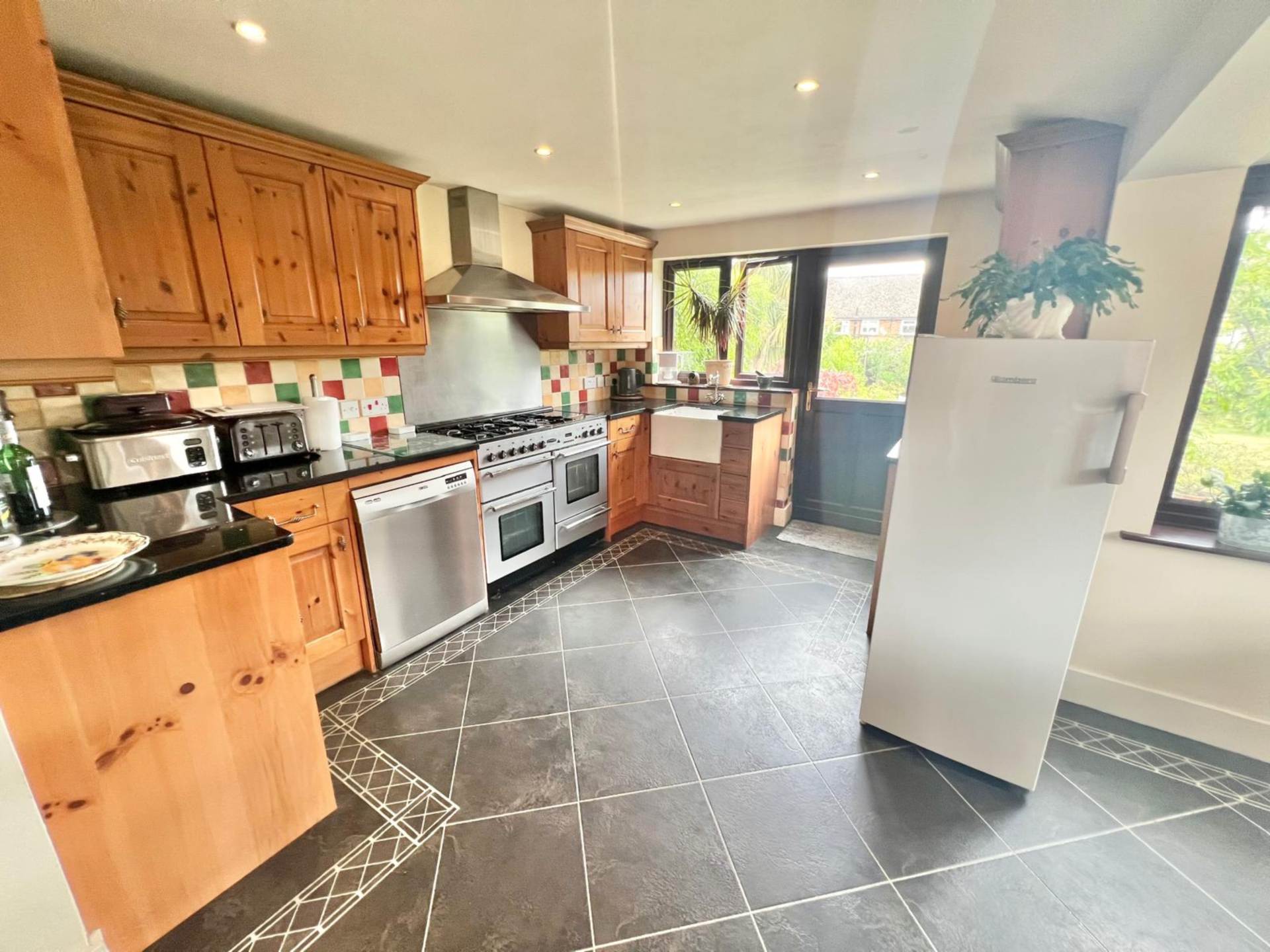 Additional Property Image 3 bedroom Detached Bungalow for sale in Brentwood 2