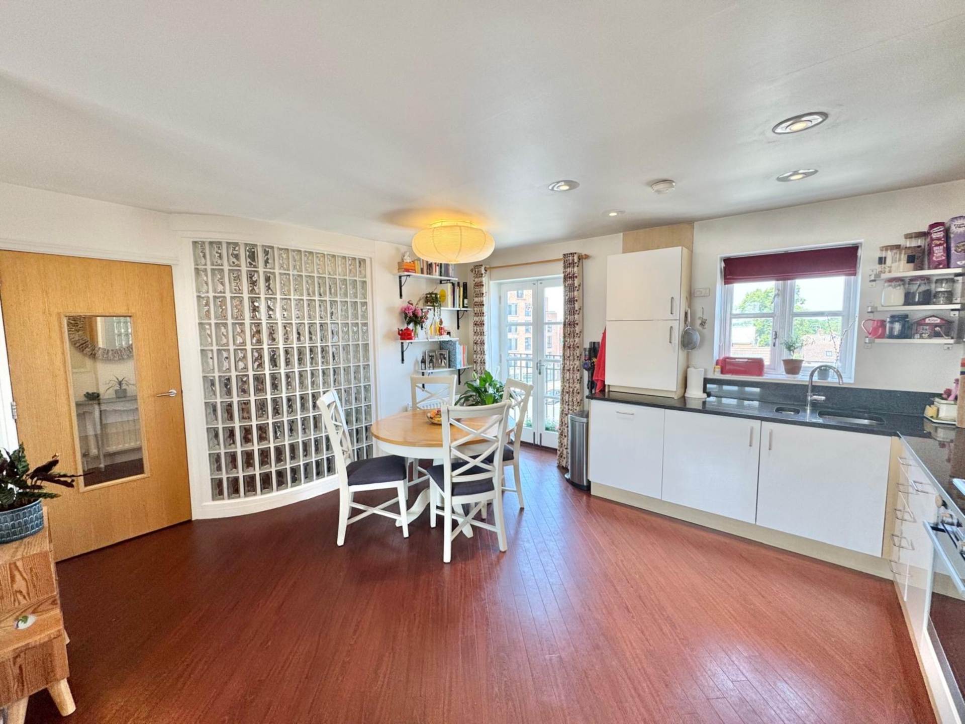 Additional Property Image 3 bedroom Apartment for sale in Brentwood 5