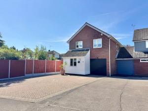 4 bedroom Detached for sale in Brentwood