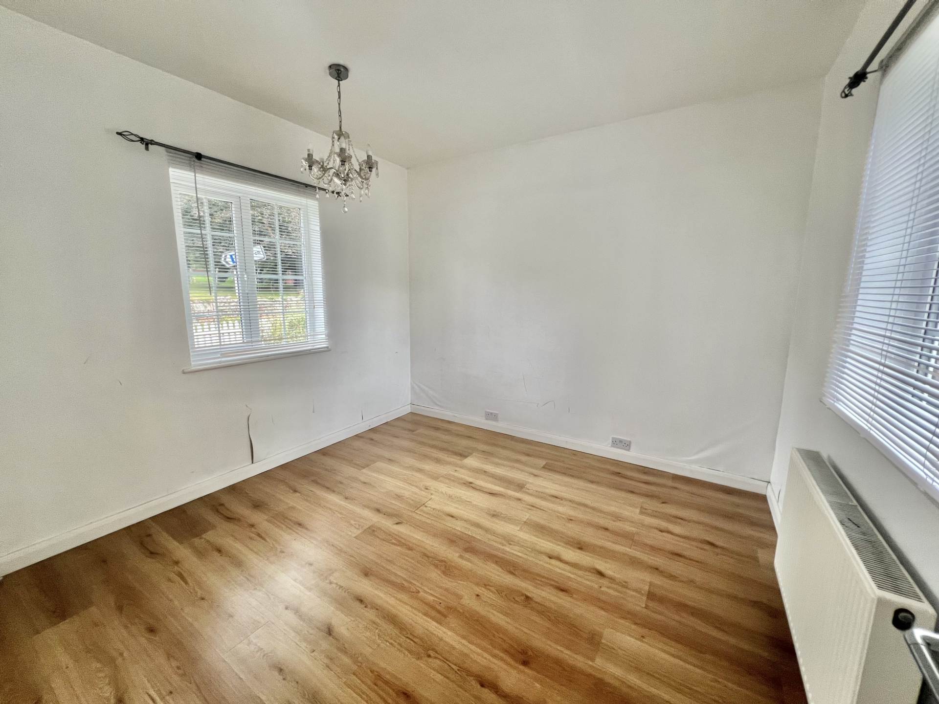 Additional Property Image 2 bedroom Detached Bungalow for sale in Brentwood 4