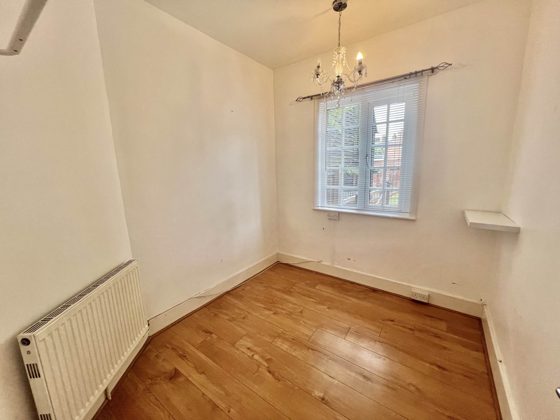 Additional Property Image 2 bedroom Detached Bungalow for sale in Brentwood 5