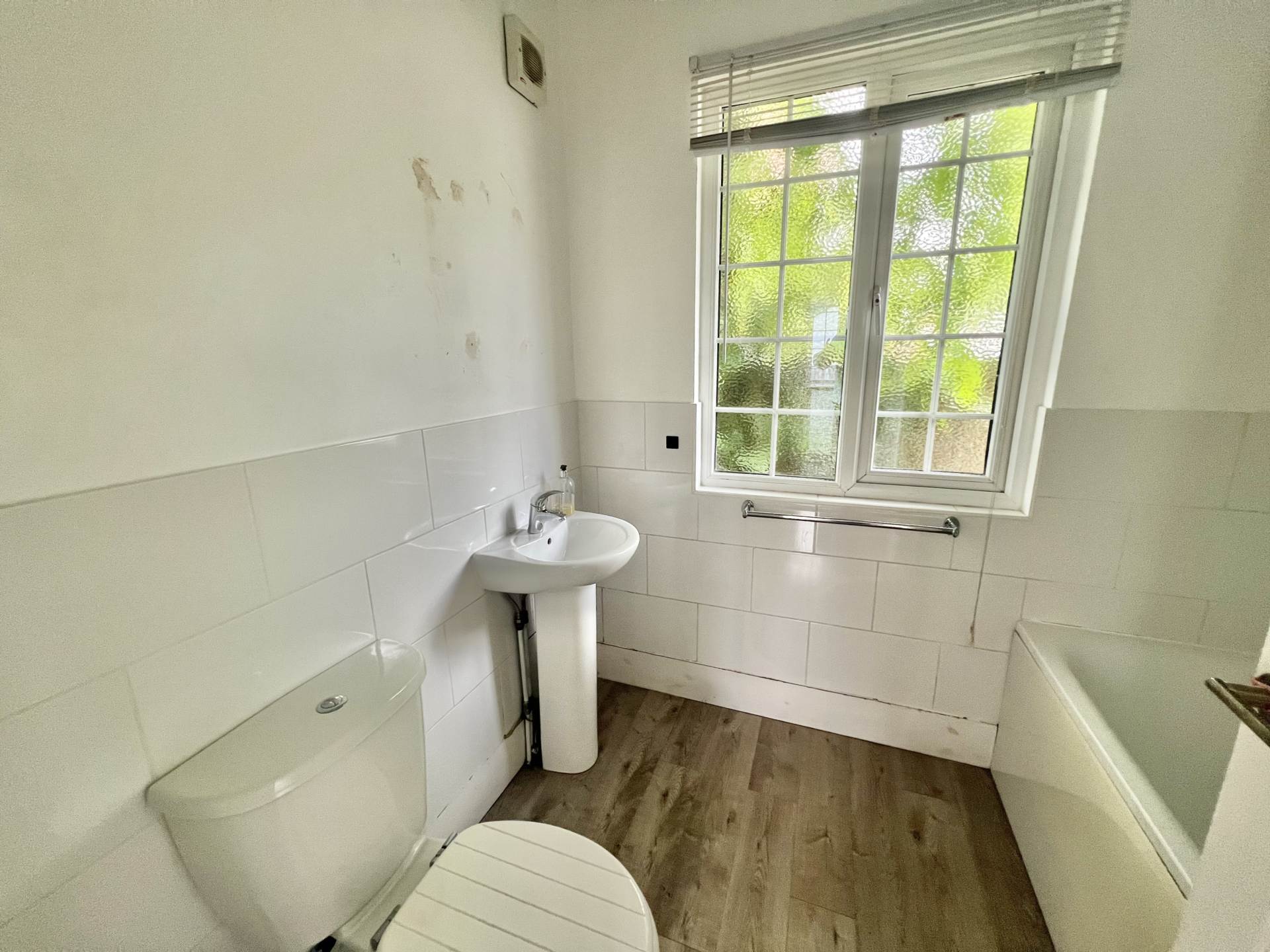Additional Property Image 2 bedroom Detached Bungalow for sale in Brentwood 6