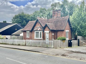 2 bedroom Detached Bungalow for sale in Brentwood