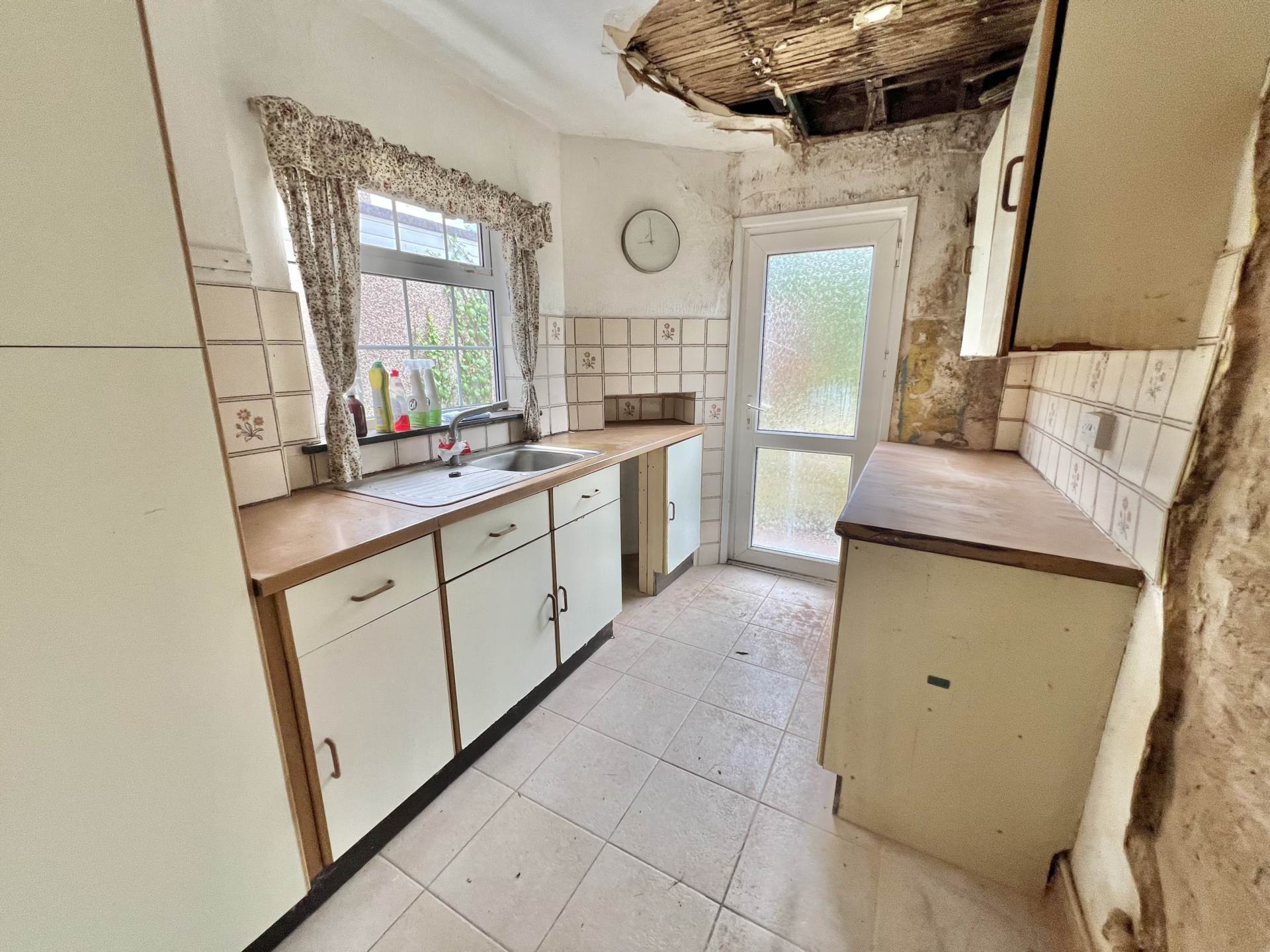 Additional Property Image 3 bedroom Semi Detached for sale in Upminster 2