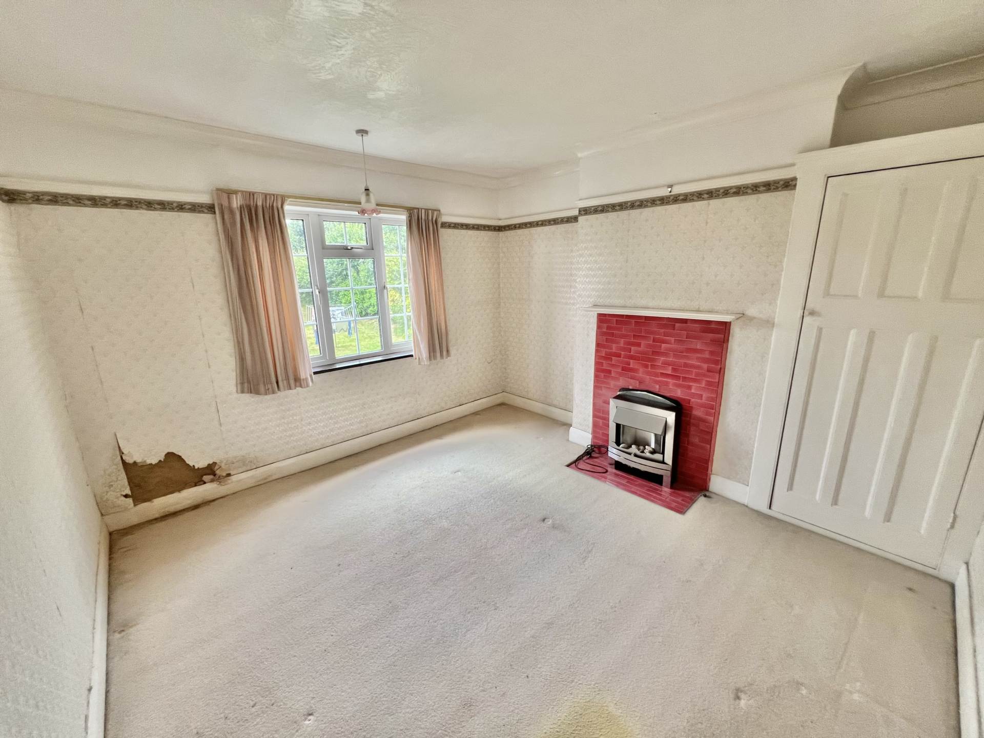 Additional Property Image 3 bedroom Semi Detached for sale in Upminster 6