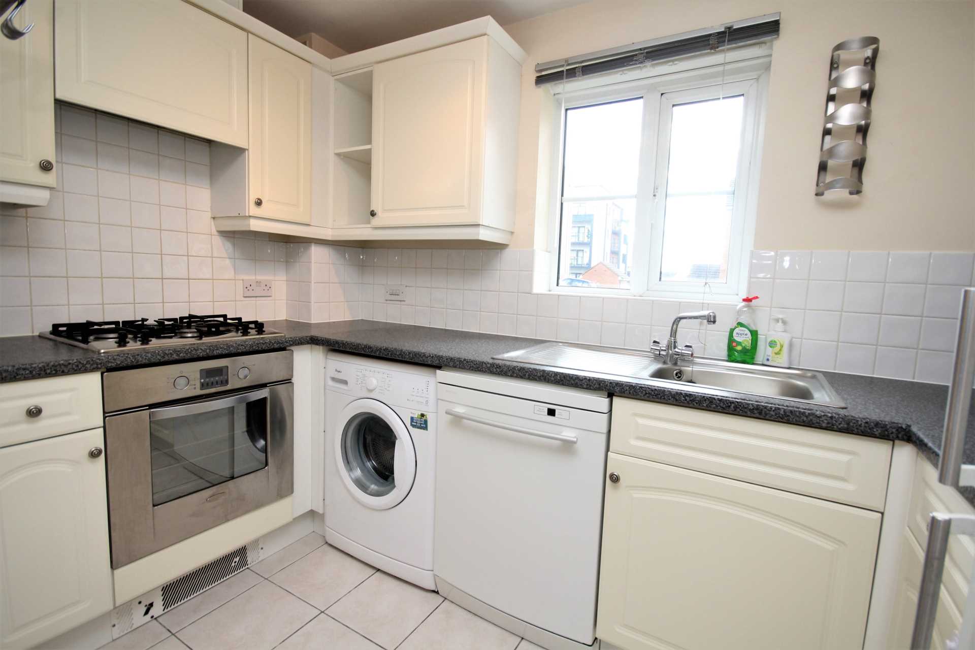 Additional Property Image 2 bedroom Apartment to rent in Romford 3