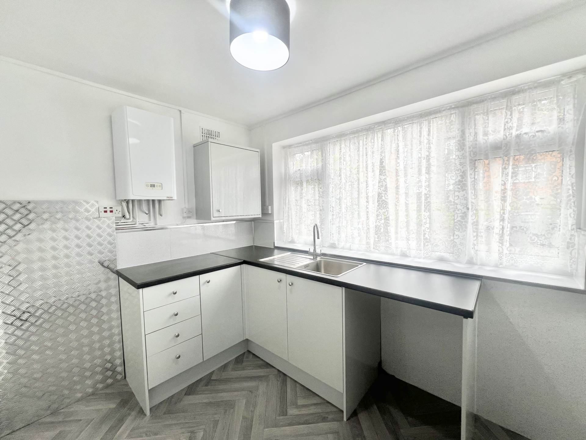 Additional Property Image 2 bedroom Maisonette to rent in Brentwood 3