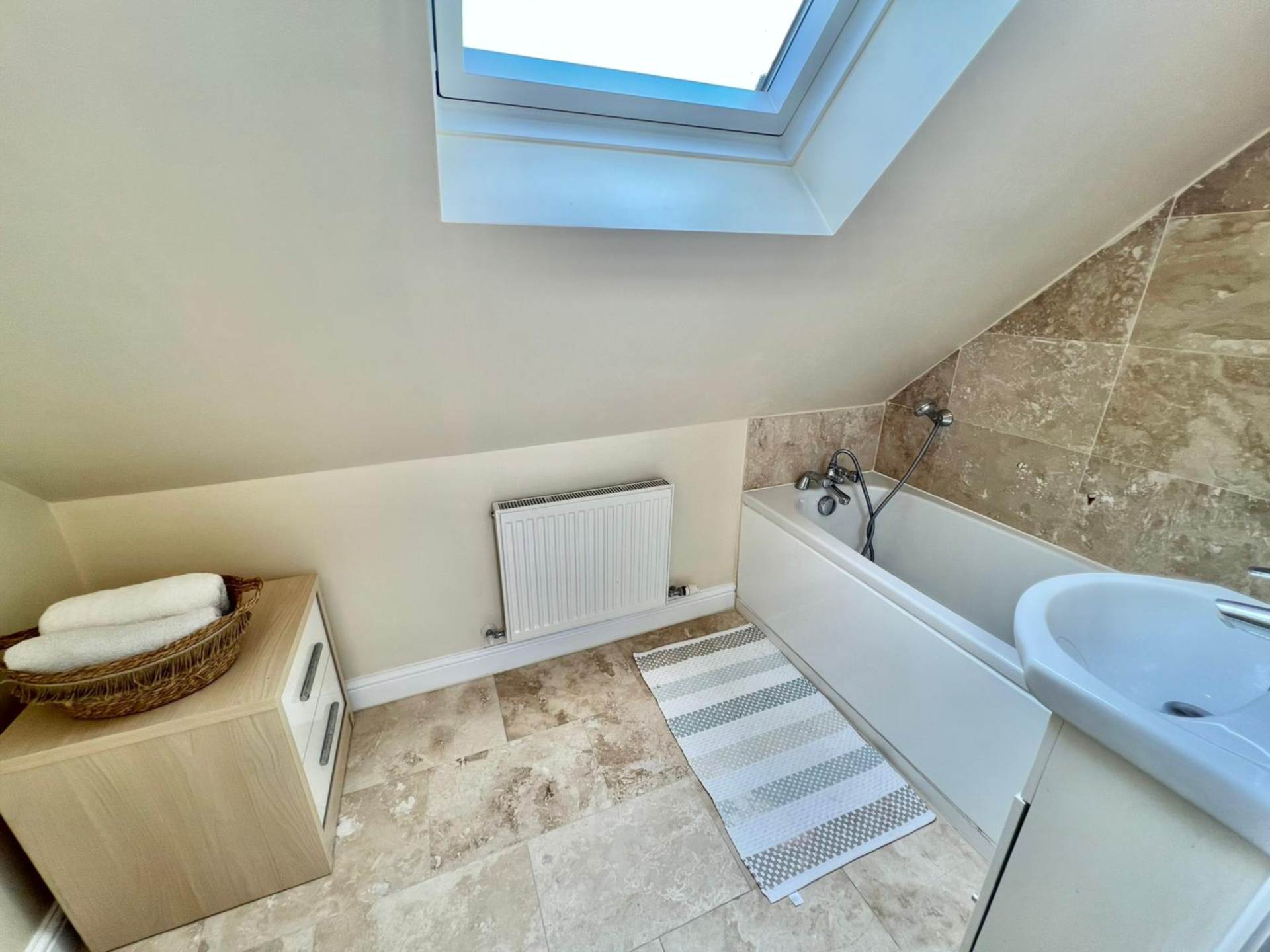 Additional Property Image 5 bedroom Detached for sale in Brentwood 16