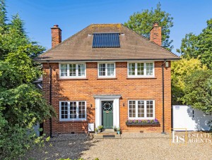 5 bedroom Detached for sale in Brentwood