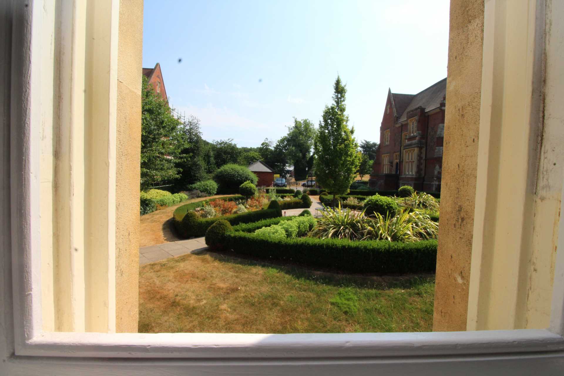 Additional Property Image 1 bedroom Apartment for sale in Brentwood 4