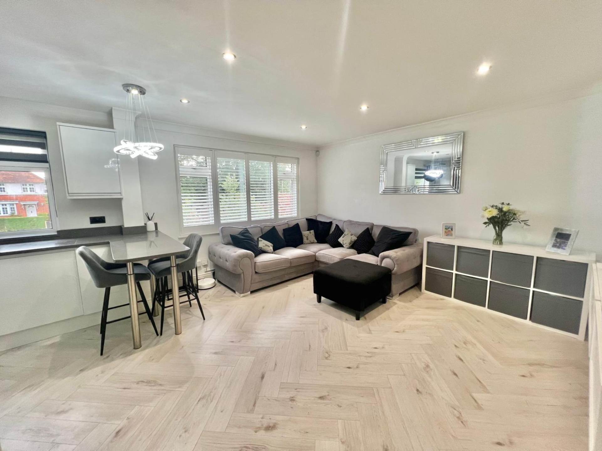 Additional Property Image 2 bedroom Maisonette for sale in Brentwood 2