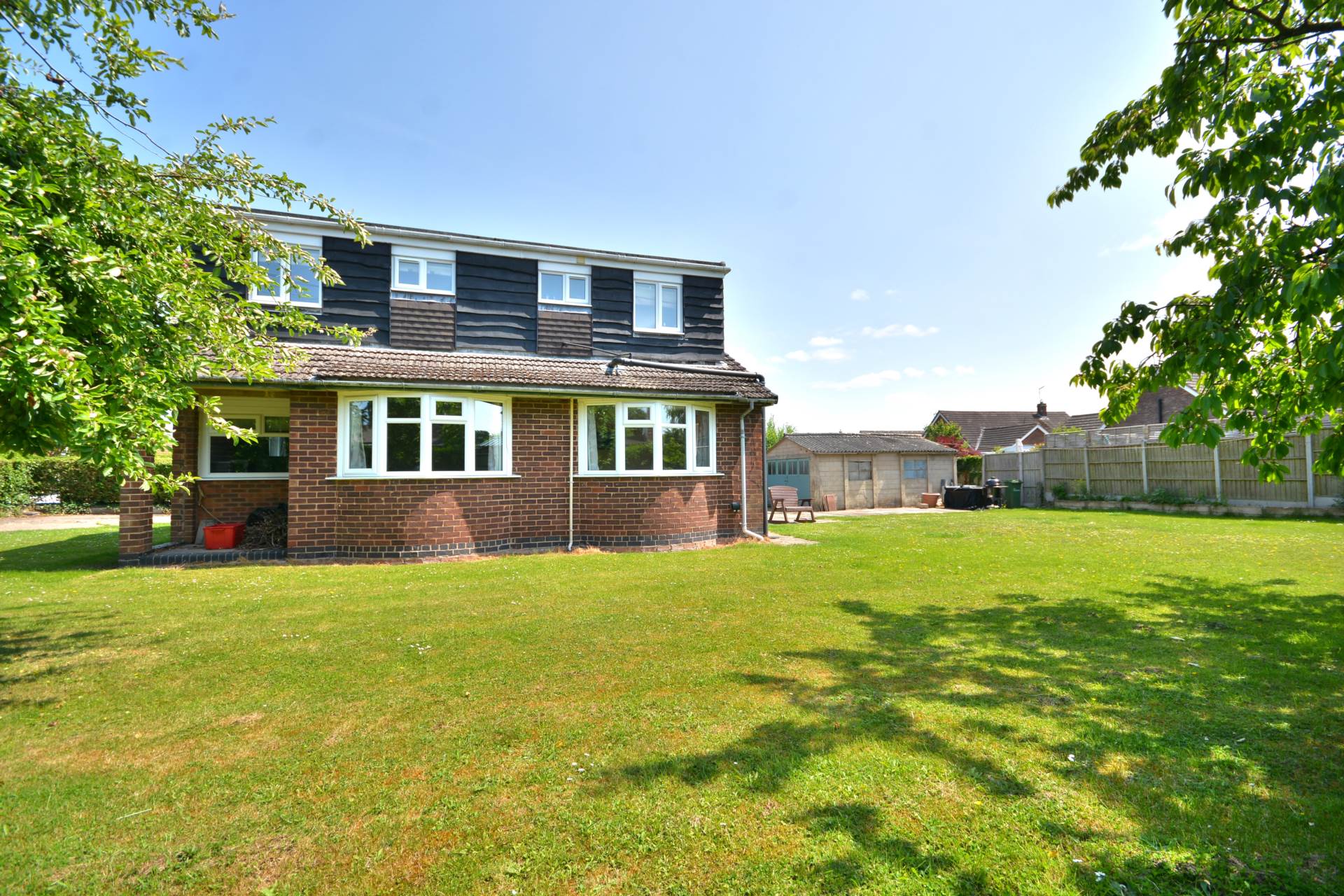 4 bedroom Detached for sale in Rugby