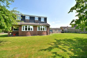 4 bedroom Detached for sale in Rugby