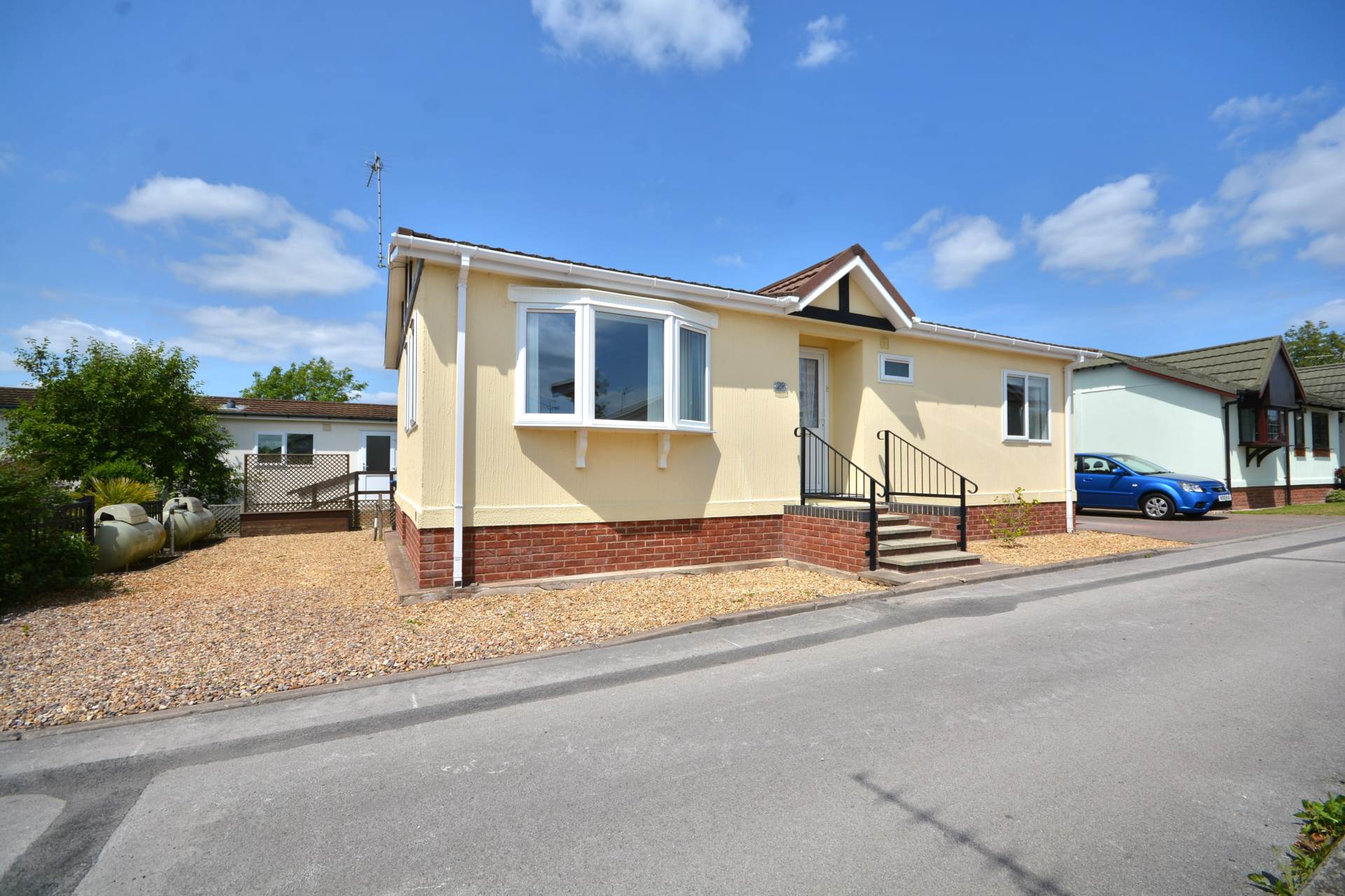 2 bedroom Park Home for sale in Rugby