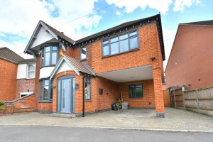 4 bedroom Detached for sale in Rugby