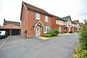 3 bedroom Detached for sale in Rugby