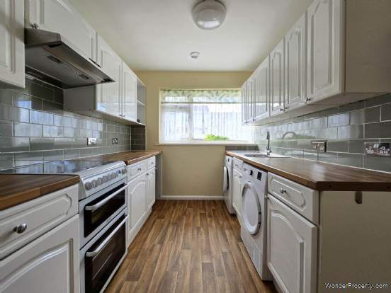 Additional Property Image 2 bedroom Bungalow for sale in Bideford 3