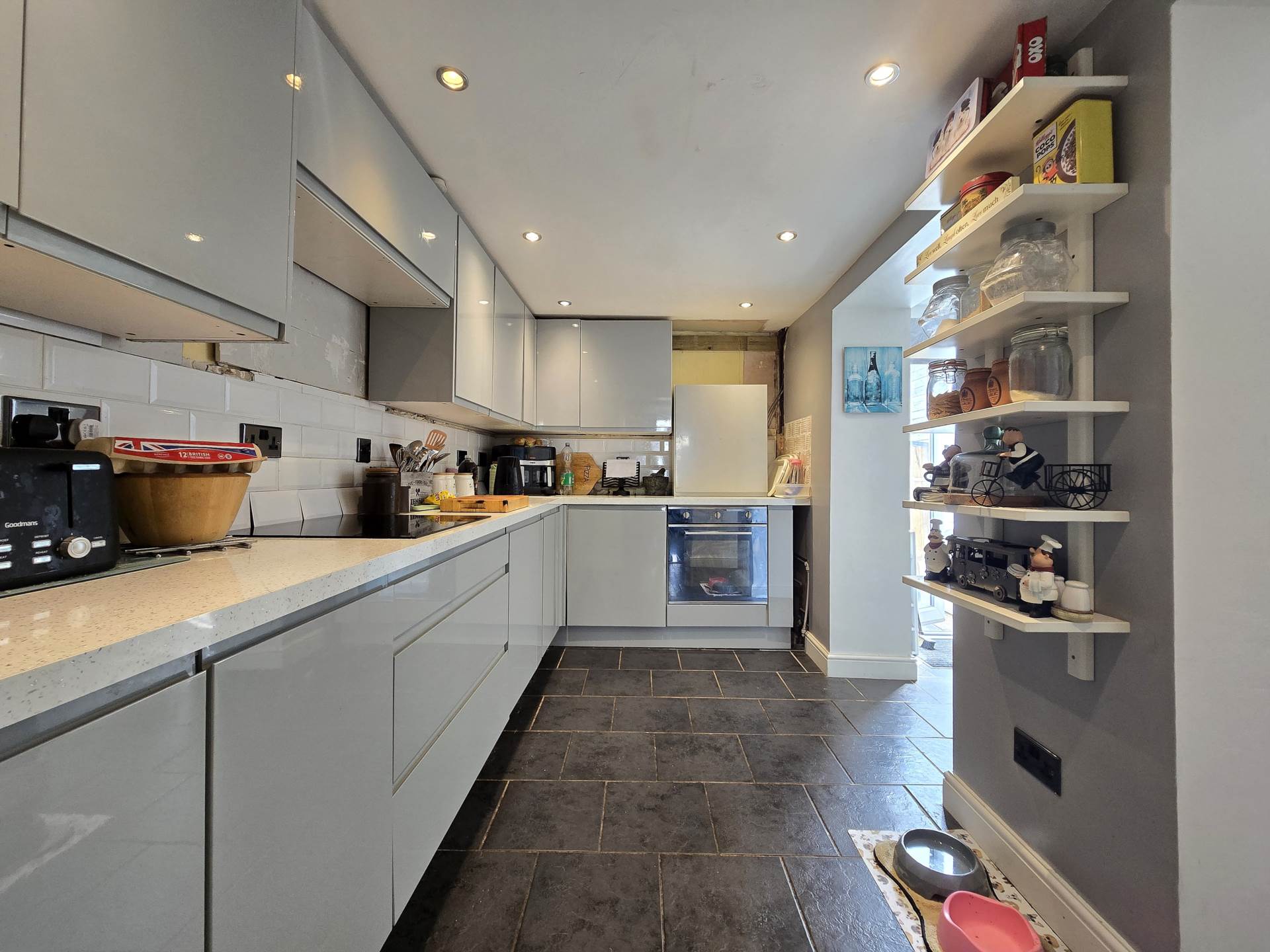 Additional Property Image 2 bedroom Terraced for sale in Bideford 6