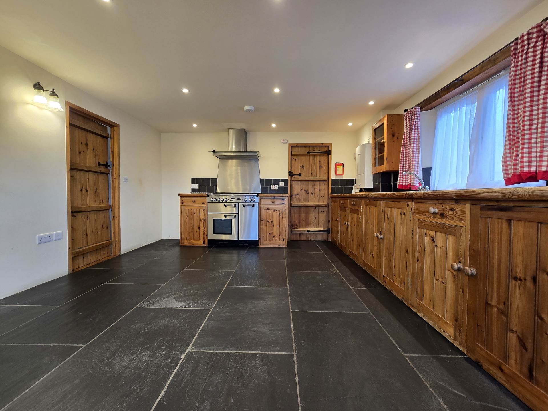 Additional Property Image 5 bedroom Detached for sale in Bideford 4