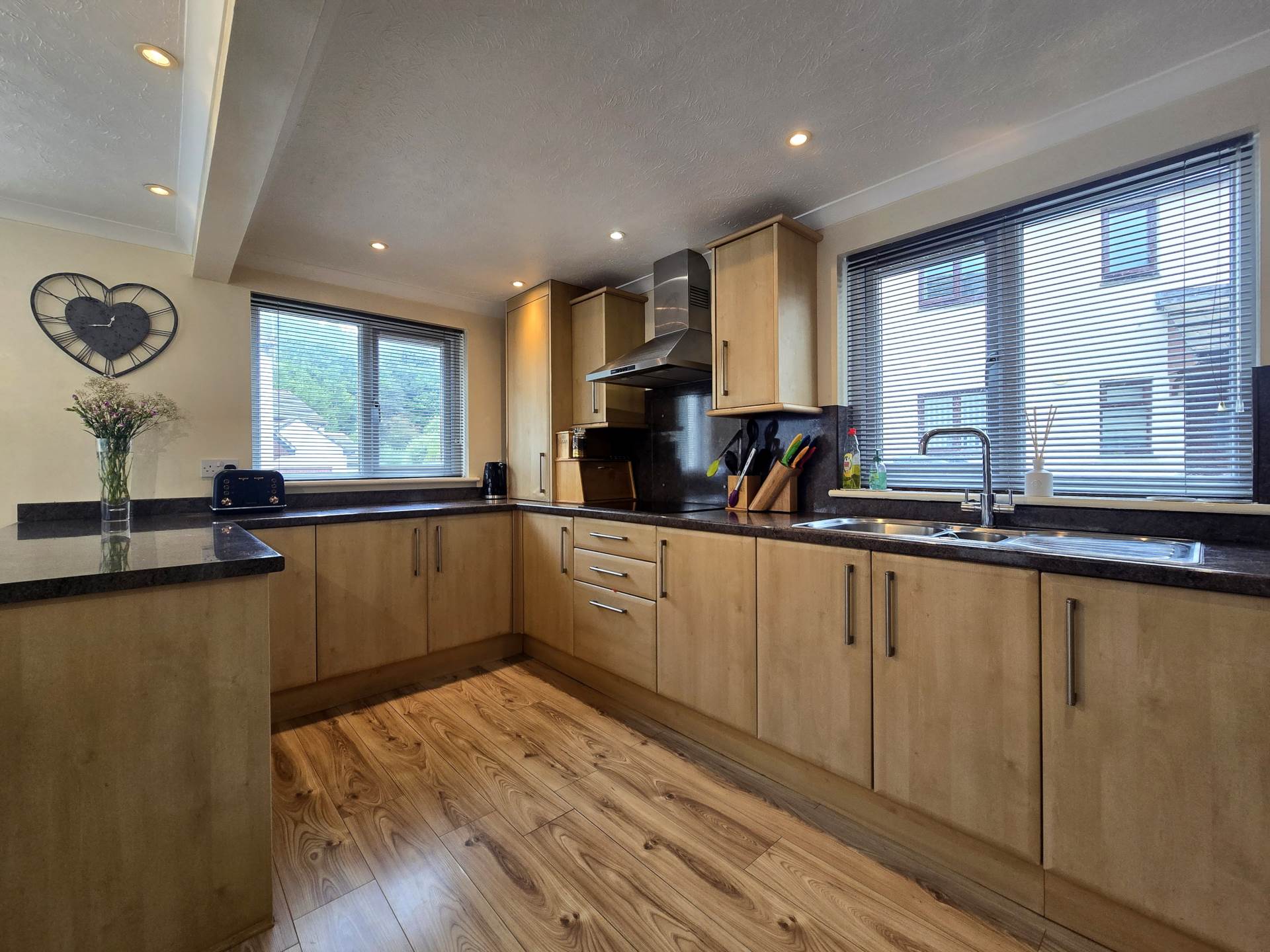 Additional Property Image 4 bedroom Link Detached House for sale in Barnstaple 5