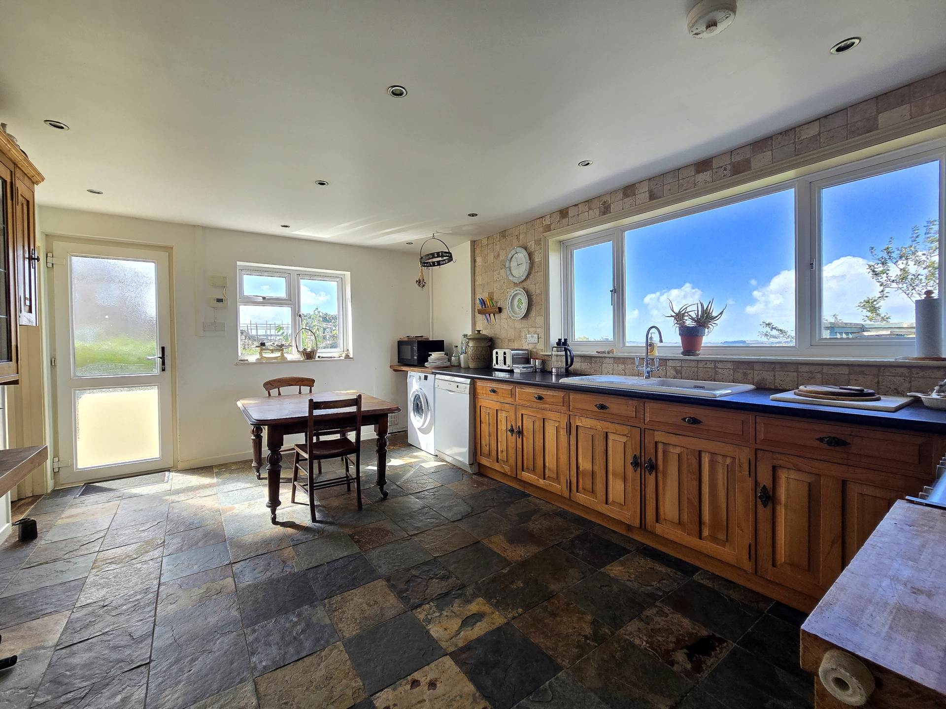 Additional Property Image 2 bedroom Bungalow for sale in Bideford 5