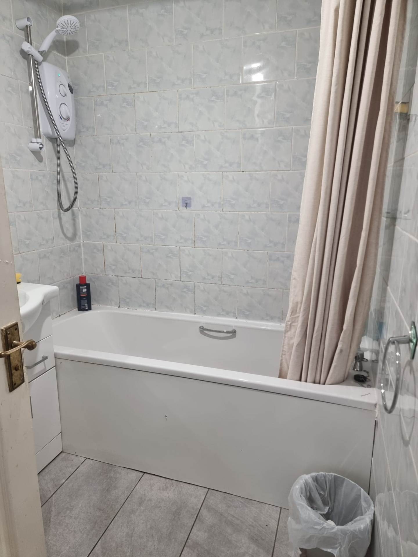 Additional Property Image 3 bedroom Flat for sale in Glasgow 12