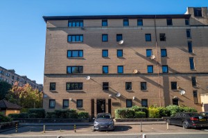 2 bedroom Flat to rent in Glasgow