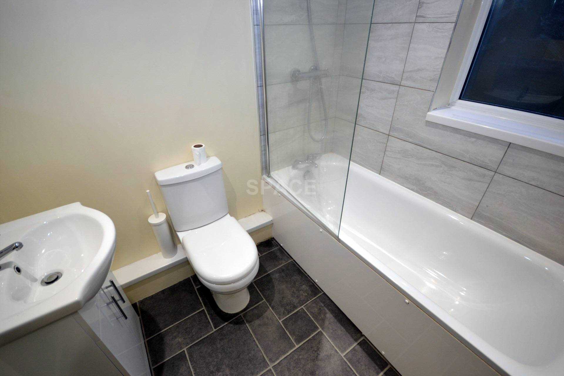 Additional Property Image 4 bedroom End of Terrace to rent in Reading 4