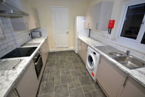 4 bedroom End of Terrace to rent in Reading
