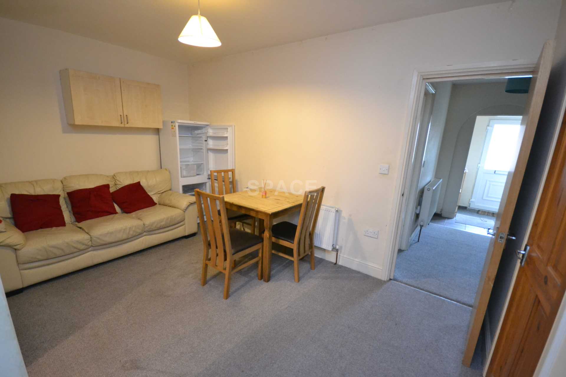Additional Property Image 4 bedroom Semi Detached to rent in Reading 4