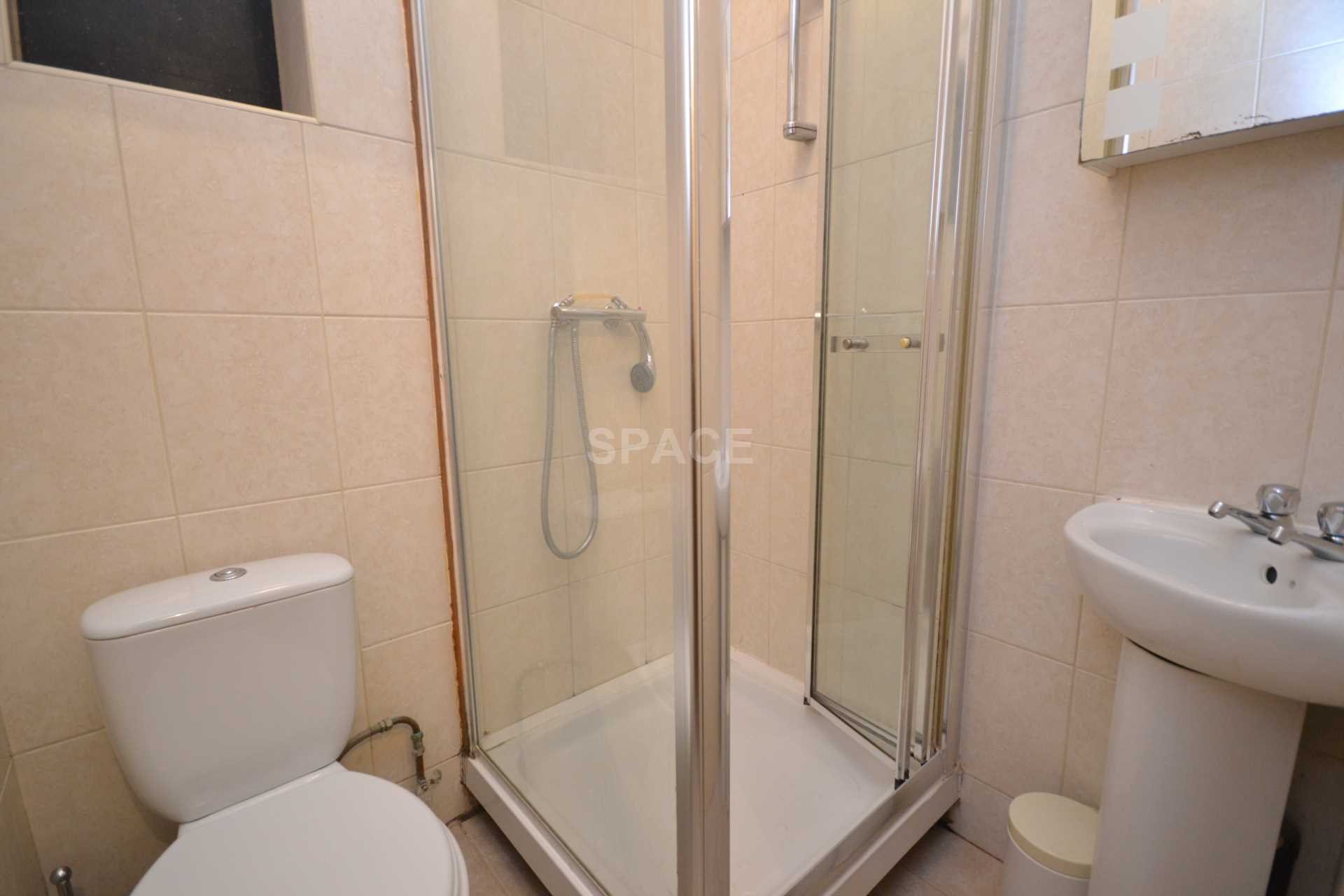 Additional Property Image 4 bedroom Semi Detached to rent in Reading 6