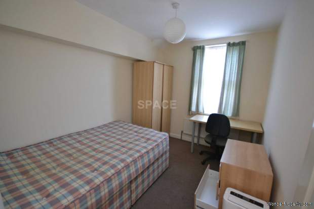 6 bedroom Terraced to rent in Reading