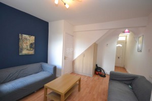 4 bedroom Terraced to rent in Reading