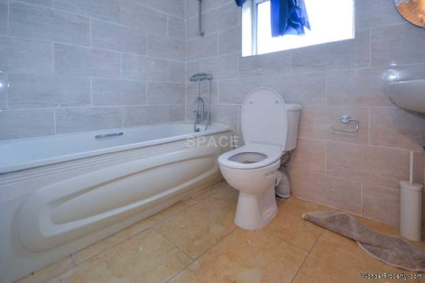 Additional Property Image 6 bedroom End of Terrace to rent in Reading 10