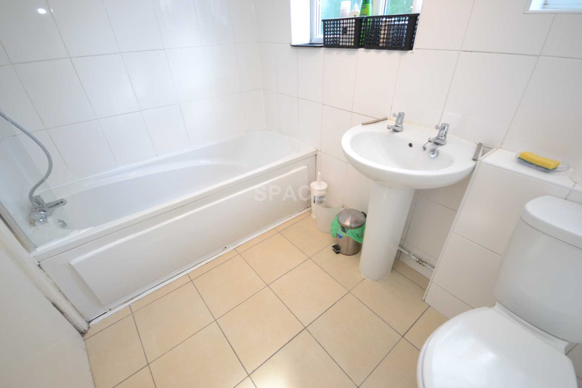 Additional Property Image 3 bedroom Terraced to rent in Reading 5