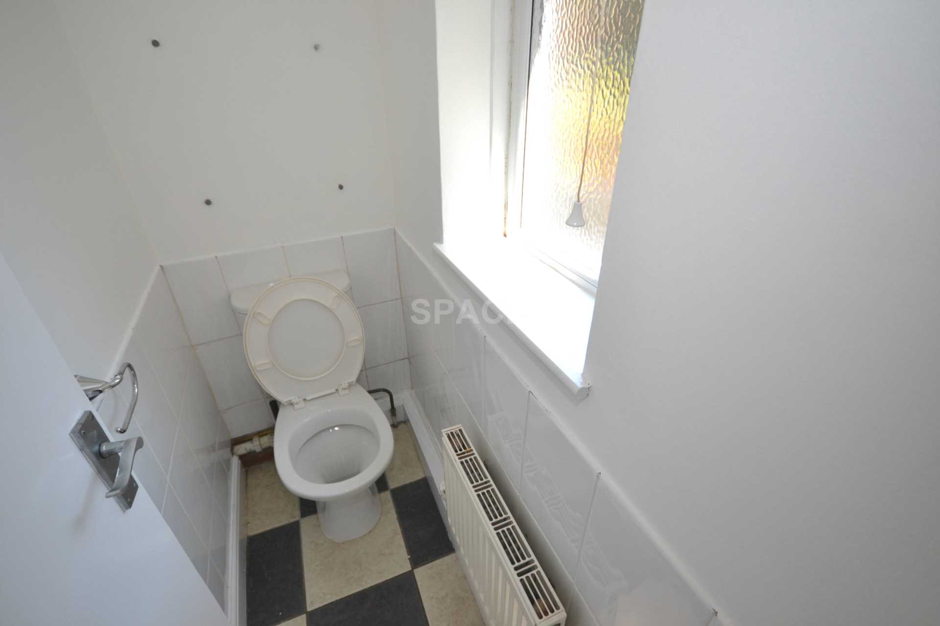 Additional Property Image 4 bedroom End of Terrace to rent in Reading 5