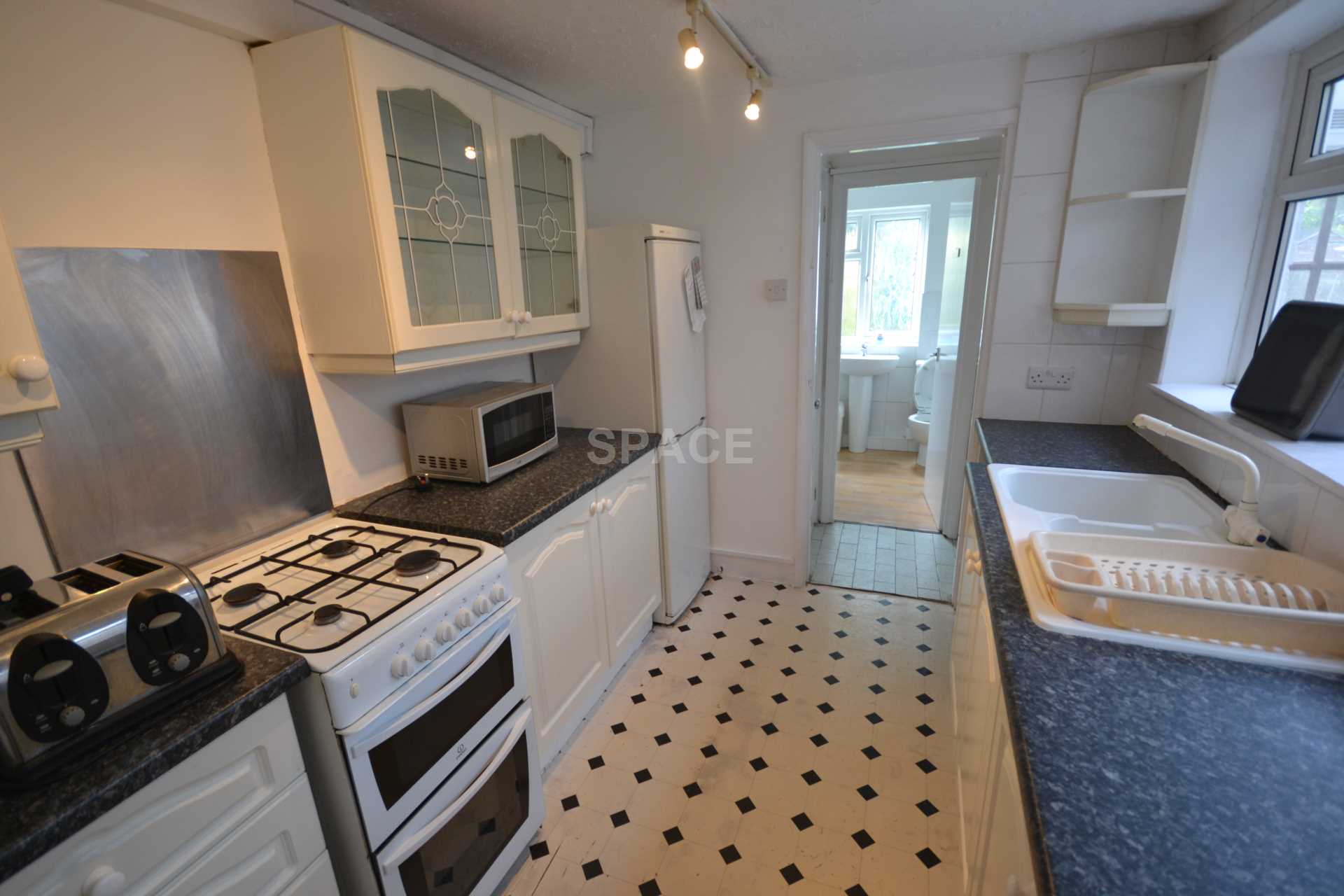Additional Property Image 3 bedroom Terraced to rent in Reading 4