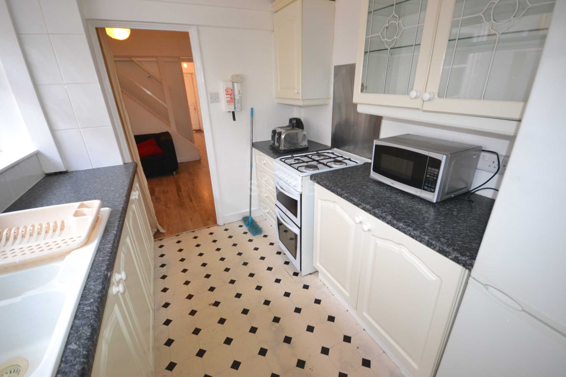 Additional Property Image 3 bedroom Terraced to rent in Reading 6