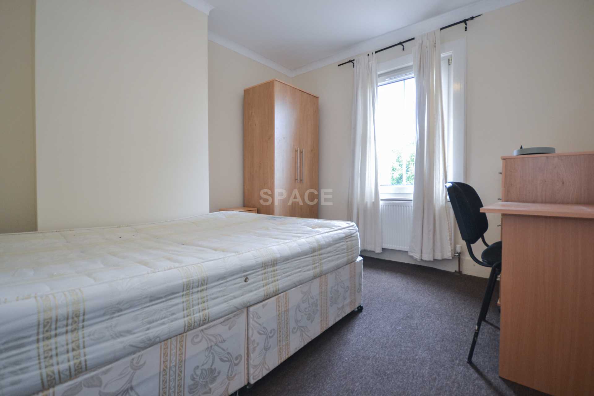 Additional Property Image 4 bedroom End of Terrace to rent in Reading 5