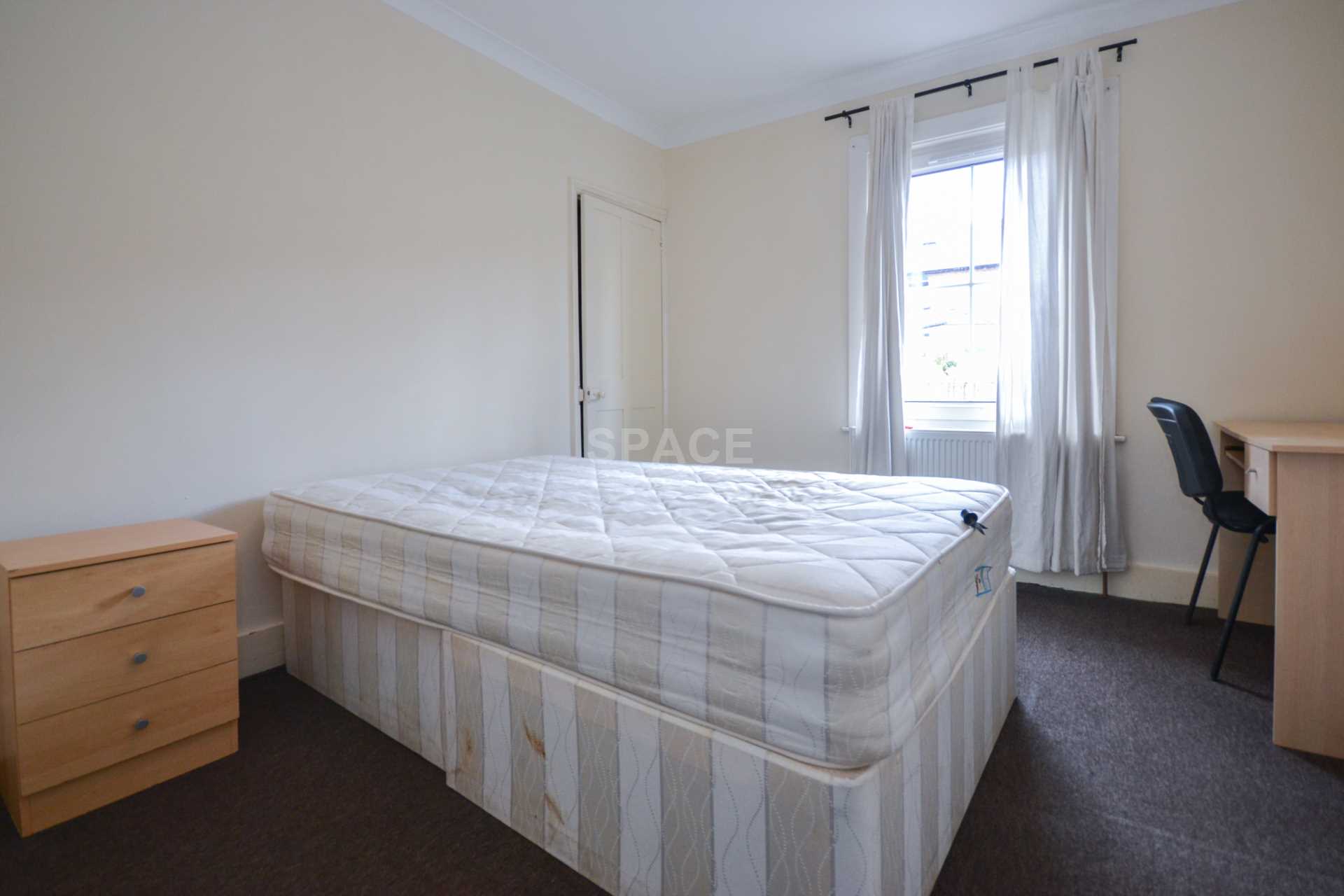 Additional Property Image 4 bedroom End of Terrace to rent in Reading 6