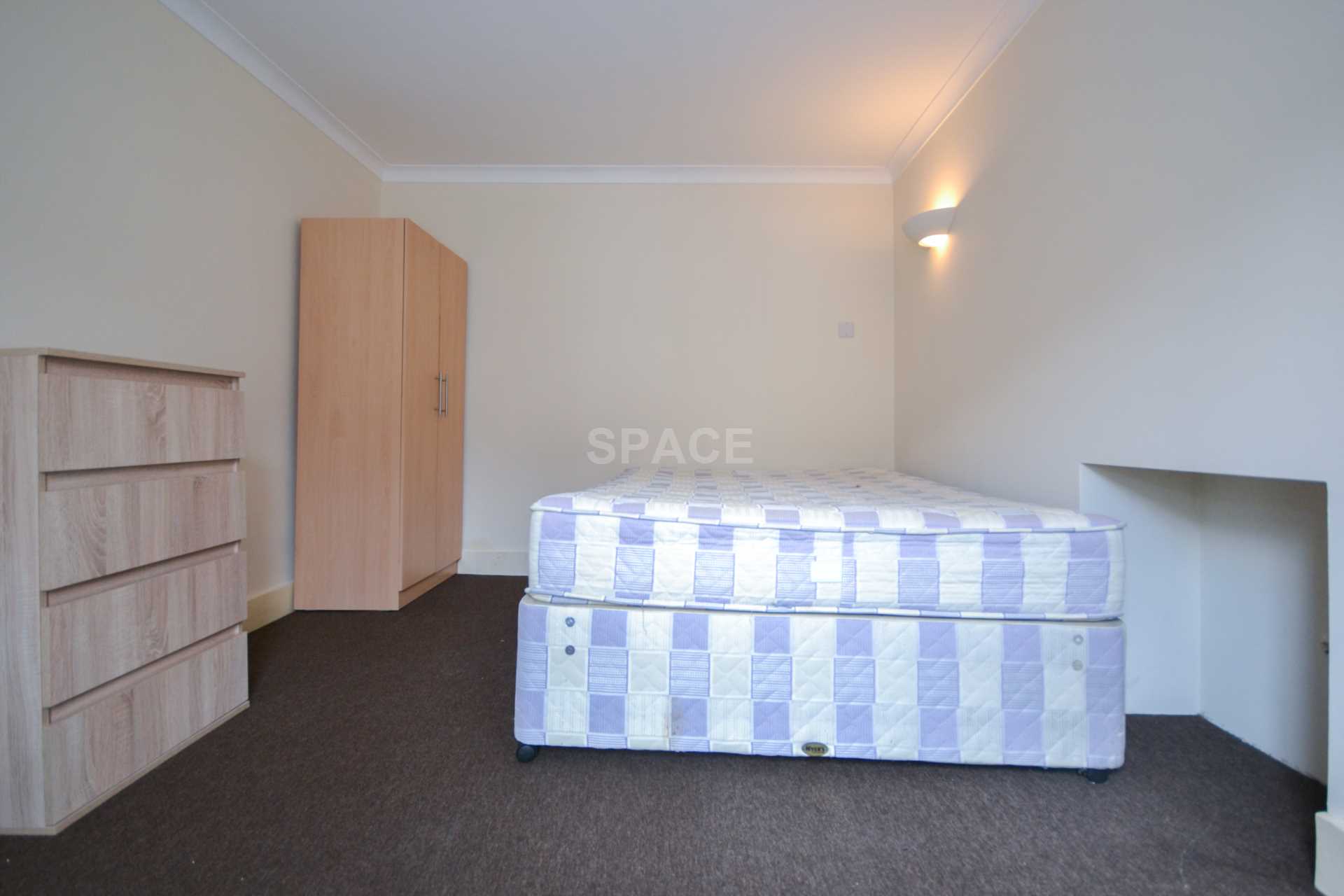 Additional Property Image 4 bedroom End of Terrace to rent in Reading 7