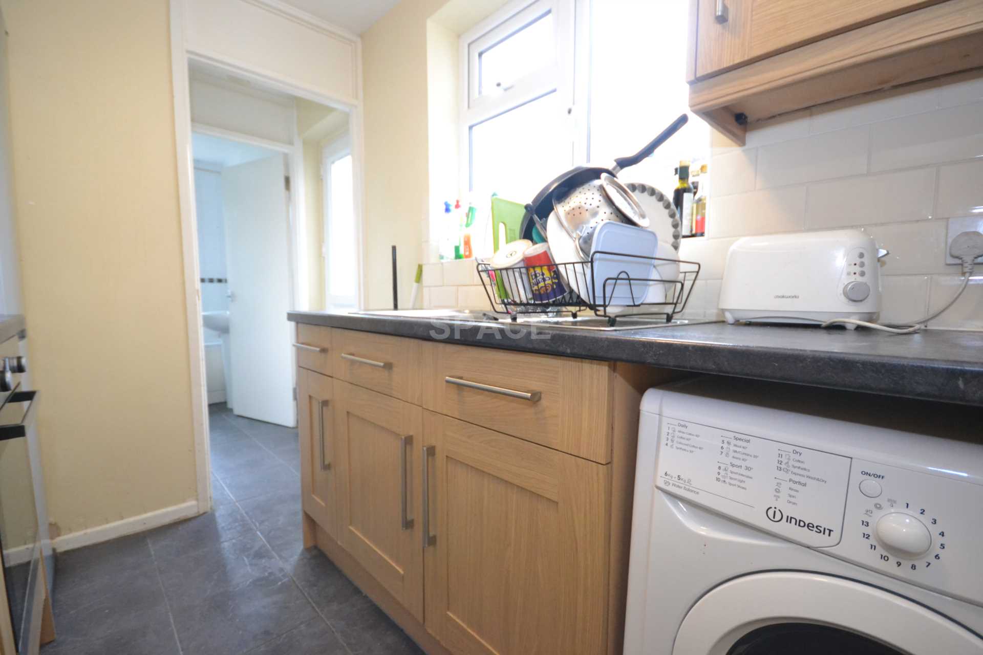 Additional Property Image 3 bedroom Terraced to rent in Reading 5