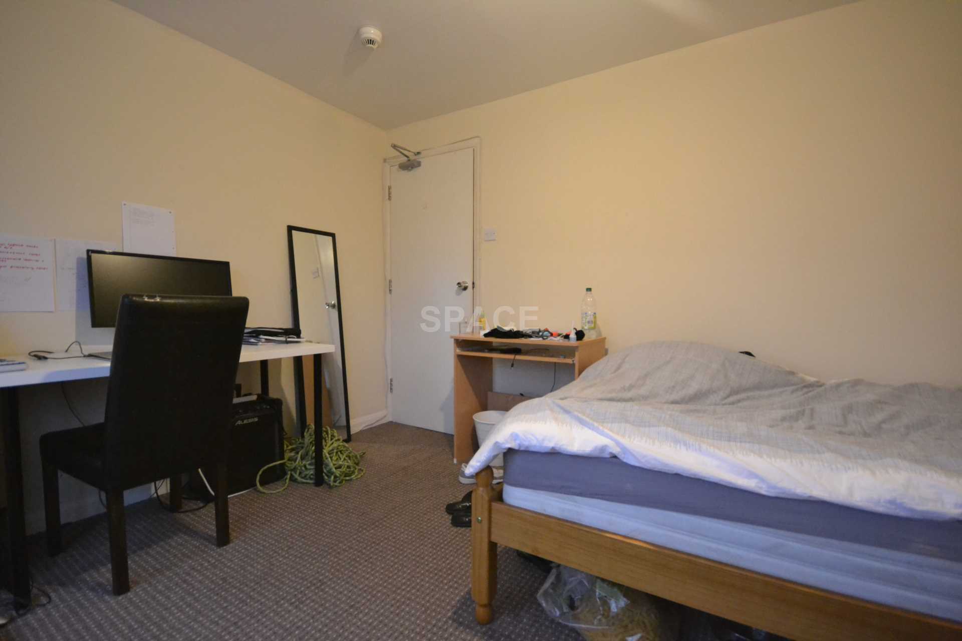 Additional Property Image 5 bedroom Semi Detached to rent in Reading 4