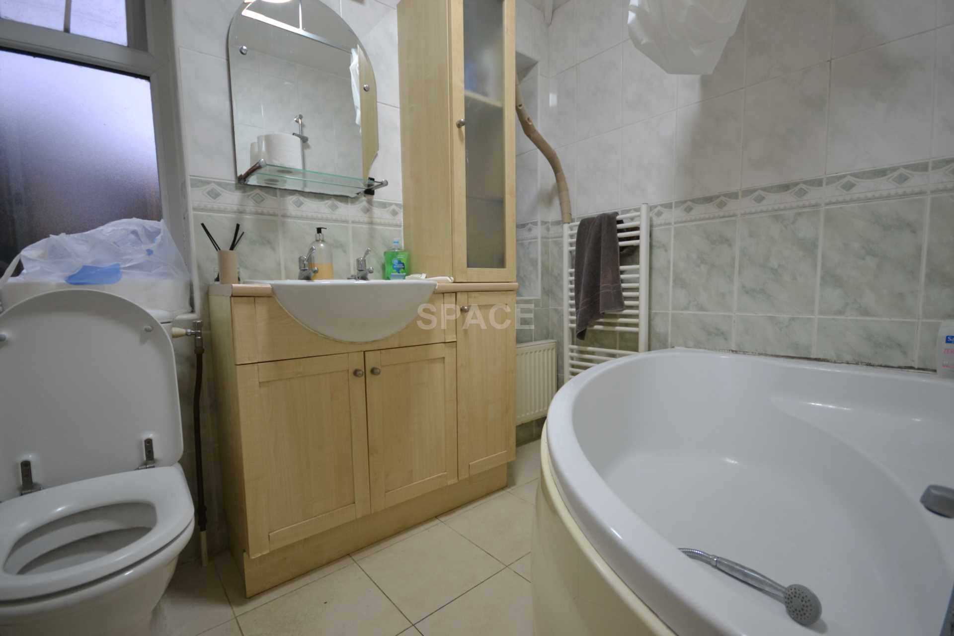 Additional Property Image 5 bedroom Semi Detached to rent in Reading 7