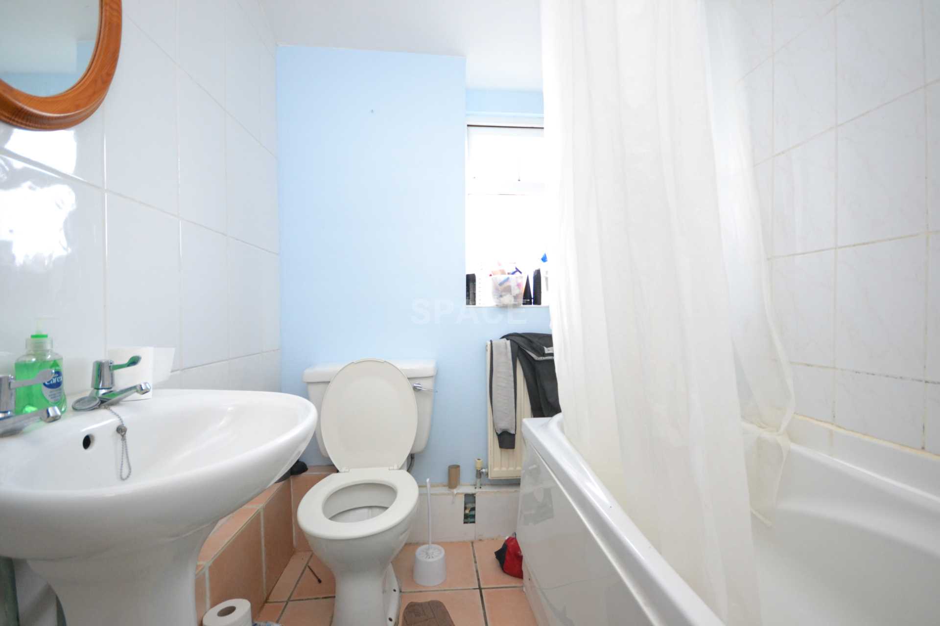 Additional Property Image 3 bedroom Terraced to rent in Reading 8